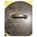 FAVORITE NO.9 CAST IRON DUTCH OVEN /LID #9...............GAR