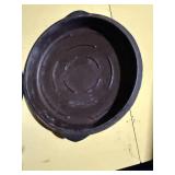 FAVORITE NO.9 CAST IRON DUTCH OVEN /LID #9...............GAR