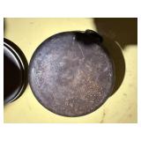 CAST IRON NO.10 DUTCH OVEN W/LID.......................GAR