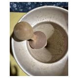 COLINDER, STAND, WOOD MASHER