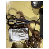 VINTAGE TOOLS/ RADIO/ MISC............GAR