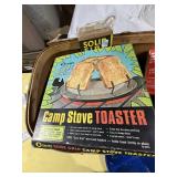 Vintage picnic basket & picnic supplies -- GAR