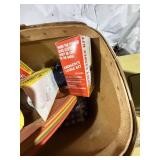 Vintage picnic basket & picnic supplies -- GAR