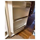 KELVINATOR REFRIGERATOR....................KCHN