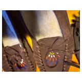 RENDEZVOUS COSTUME ITEMS, VINTAGE SUITCASE AND CONTENTS MOCCASINS, LEATHER BAG, FUR, MISC.........KCHN