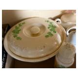 OVEN SERVE DISHES, HOMER LAUGHLIN, CREAM AND SUGAR SET......KTCH
