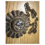 VINTAGE AVALON FLOWER PENDENT NECKLACE