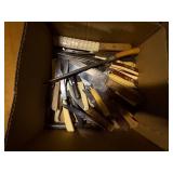 MISC KITCHEN KNIVES/KNIFE SHARPENER.......................DR