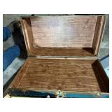METAL TRUNK................GAR