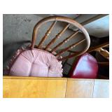 Maple kitchen table (1 leaf, 5 chairs) -- KCHN