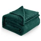 Bedsure GentleSoft Fleece Blankets Queen Size Emerald Green - Bed Blanket Soft Lightweight Plush Fuzzy Cozy Luxury Microfiber, 90x90 inches