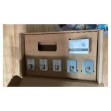 3M CLAW(TM) 25 lb. Drywall Picture Hanger With Spot Markers, Heavyweight Hanging Solution for Room Decor and Office Decor, Including Mirrors or Large Art â 5 Pack