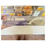 Factory Sealed AMT ERTL General Dynamics M1-A1 Abrams Model Kit Collectible Item