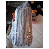 Brand New in Packaging Hanes Over-the-Calf Tube Socks 6 Pair in Grey Size 6-12