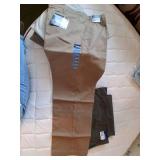 Brand New with Tags Mens Khaki Pants Size 40x32