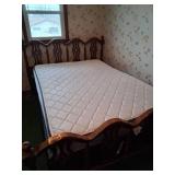 Sturdy Wooden Antique Bed and Bed Frame Size Full