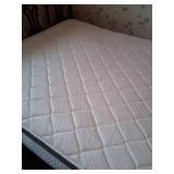 Sturdy Wooden Antique Bed and Bed Frame Size Full