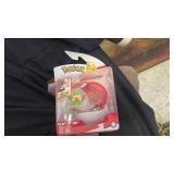 Pokemon Clip & Go Grookey and Poke Ball - Includes 2 inch Battle Figure and Poke Ball Accessory