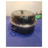 Black Enamelware Covered Cooking Pot