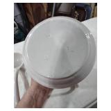 Gravy or soup pot with glass ladle