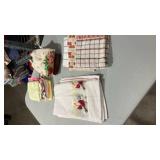 Mixed Kitchen Towel Set with Holiday Designs