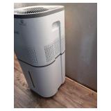 6 Gal. Evaporative Humidifier for Whole House in White (Damaged Cable) - Retail: $149