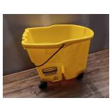 Rubbermaid 35 qt. WaveBrake 2.0 Mop Bucket, Yellow, Plastic, Floor Finishing - Retail: $100
