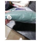 Duvet Cover King Size - Extra Soft King Size Duvet Cover - Lightweight, Breathable, Easy Care & Fade Free w/Zipper Closures & Ties - 104 x 90 Inches - (Emerald Green) Comforter Not Included