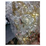 ZeeDix Christmas Wreath Napkin Rings, Holiday Christmas Napkin Ring Holders for Cloth Napkins, Serviette Buckles for Thanksgiving Holiday Dinner Party Table Setting