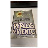 Pétalos en el viento by V. C. Andrews paperback