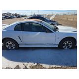 2000 Ford Mustang White