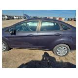 2013 Ford Fiesta SE Gray