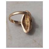 10K Gold Grape and Leaf Design Ring