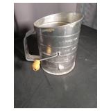 Aluminum Measuring Sifter Cup