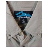 APPEARS NEW - Tri-Mountain Cotton Button Down Shirts, Khaki & Hunter Green (Size Large) Set of 2