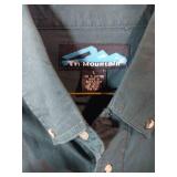 APPEARS NEW - Tri-Mountain Cotton Button Down Shirts, Khaki & Hunter Green (Size Large) Set of 2