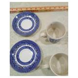 Vintage Churchill est1795 Blue Willow Tea Cup and Saucer Set set of 4