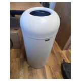 $200 WHITE 71 L / 18.8 gal Commercial Trash Can, Brushed Stainless