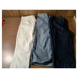 Modern Cap Signature Model White Jeans