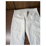 Modern Cap Signature Model White Jeans