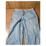 Modern Cap Signature Model White Jeans