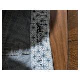 Modern Cap Signature Model White Jeans