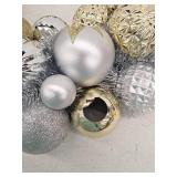 Holiday Living 24-in Indoor (non powered) Silver/Gold Artificial Christmas Wreath