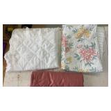 Bundle pkg of 3 standard pillow shams.