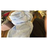 Hooded Throw Yeti - Bullseye