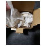 Suction Cup Hooks for Wreaths on Glass, No-Drill Suction Cup Hooks, Wreath Hangers for Front Doors, Metal Towel Hooks for Showers Bathrooms Mirrors (2Pcs Gold)