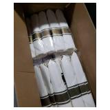 WELLIFE 50 Guests Dinnerware Sets, Gold Plastic Plates Platos Para Fiestas Elegantes Desechables Include:50 Dinner Plates, 50 Dessert Plate, 150 Pcs Gold Plastic Silverware, 50 Cups for Party