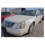 2009 Cadillac DTS - WHITE
