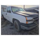 2006 Chevrolet Silverado 1500 - WHITE & BLACK