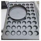 Commercial Muffin/Pie Pan Set
